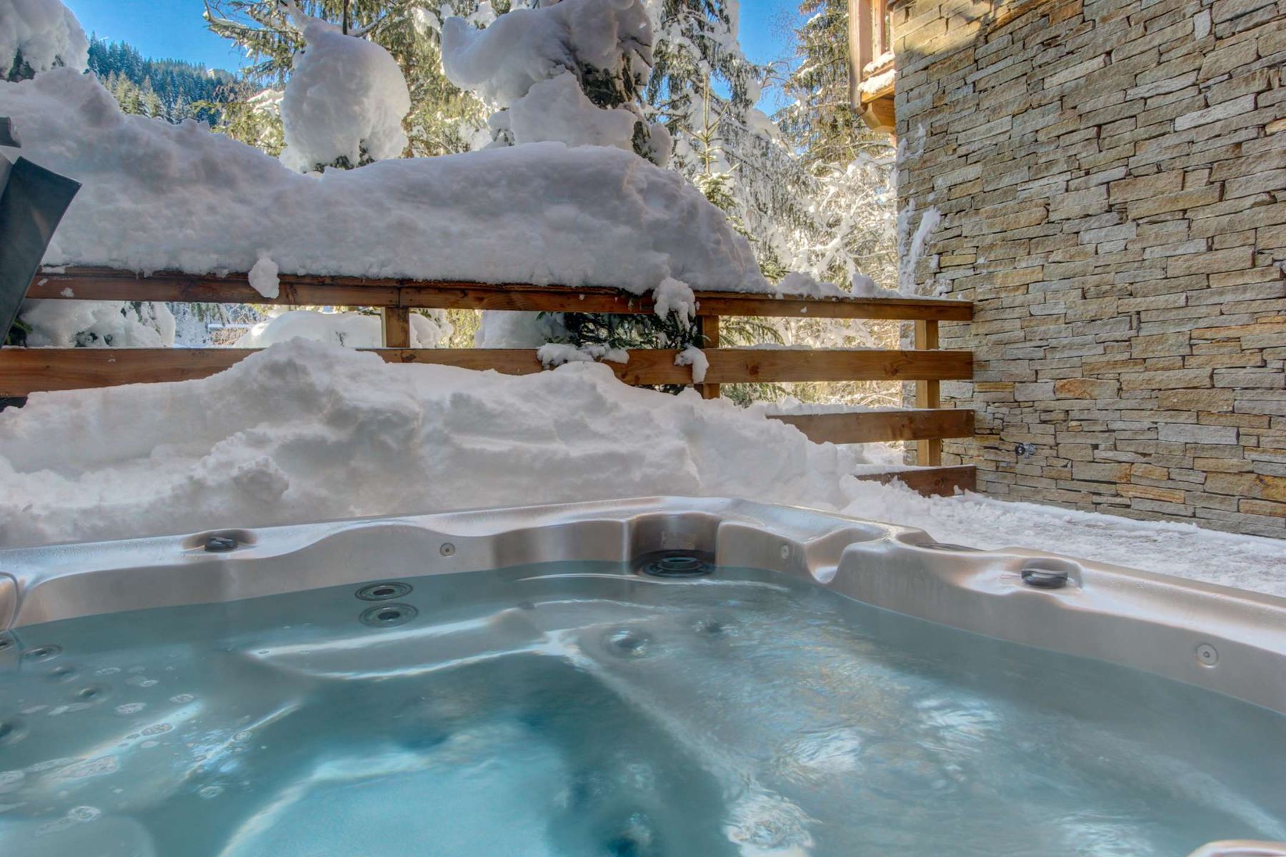 Outdoor hot tub